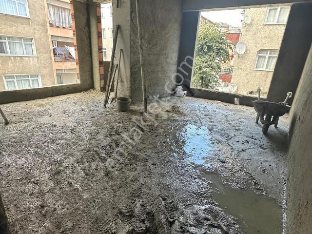Yeşiltepe'de Satılık 3+1 115 M2 Daire Köşe Başı Karanlık Yok