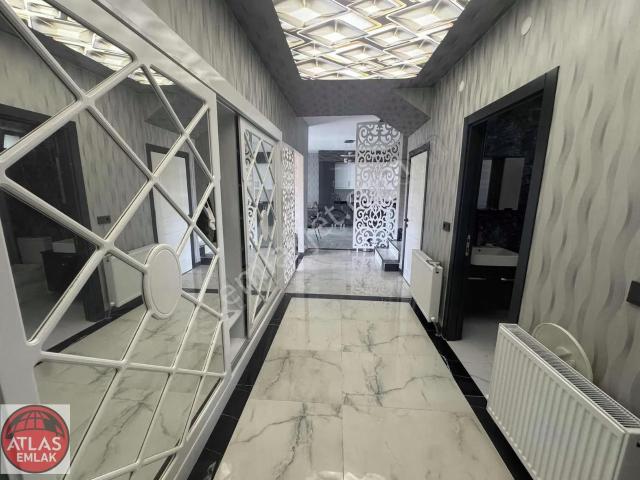 Yeşiltepe'de Satılık 4+1 Lüks Villa, 300m², Masrafsız!