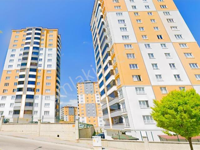 Yeşilvadi Sitesi'nde Ebeveyn Banyolu Kiralık 2+1 Daire