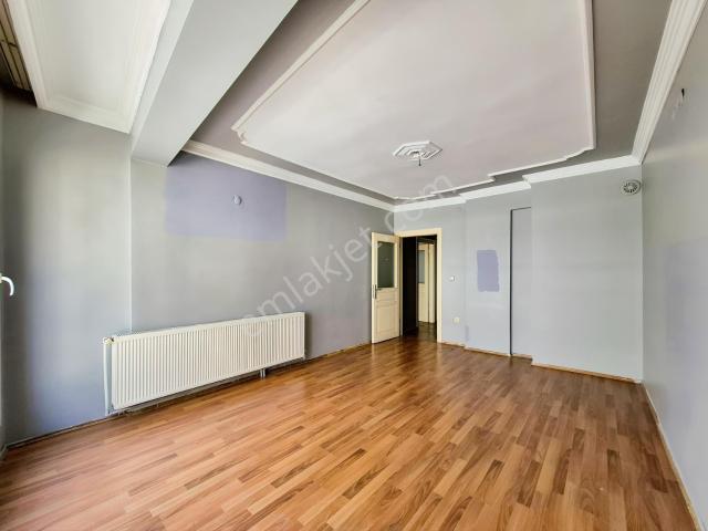 Yeşilyurt Hastanesi Yakını Ara Kat Ebeveyn Banyolu Kiralık Daire