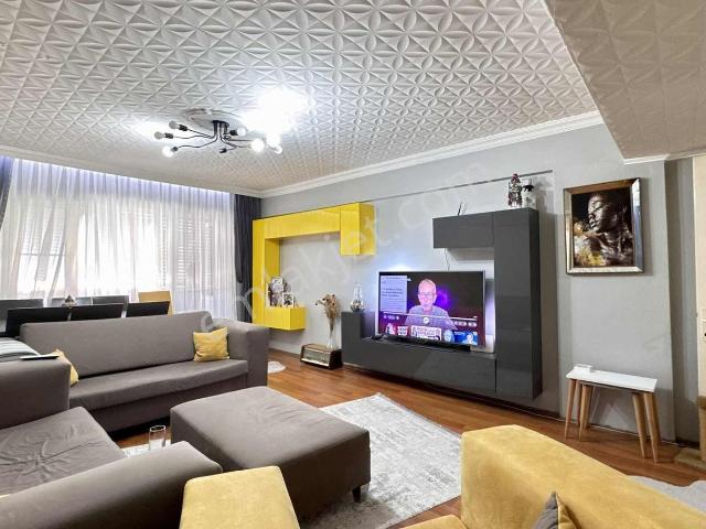 Yeşilyurt Tahsin Yazıcı Mahallesinde 3+1 Satılık Daire