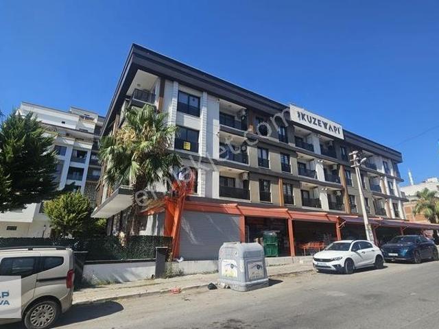 Yeşilyurt Vatan Mah'de Yeni Binada Arakat Satılık 1+1 Daire