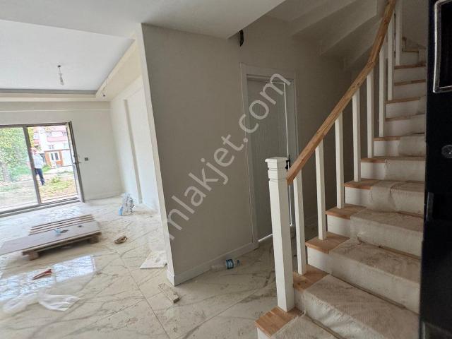 Yeşilyurtmahallesi 3+1 Villa Konseptli 3+1 Kiralık Daire
