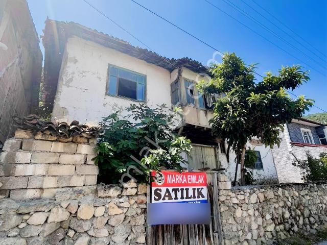 Yeşilyenicede Doğayla İç İçe Ahşap Ev + Avlu | 298 M² Alanı İle