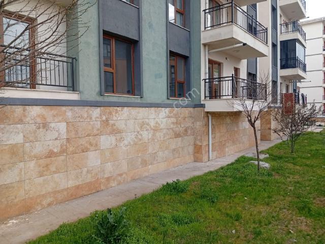 Yemişlik 13.etap Tokide Kiralık 3+1 Sıfır Ara Kat Daire