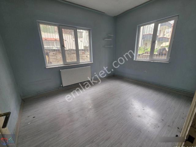 Yenı Mahalle Meydana Yakın Satılık Daire