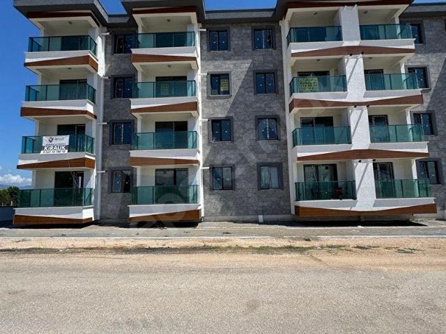 Yeni Mah.de Çanakkale Yolu Üst Geçit Yakını 1+1 Kiralık Daire