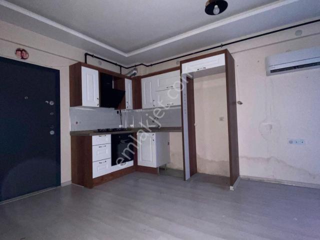 Yeni Mahalle Mahallesisatılık 1+1 60m2 5 Katınının 2 Katı Arakat Açık Mutfak Full Özellikli Petek