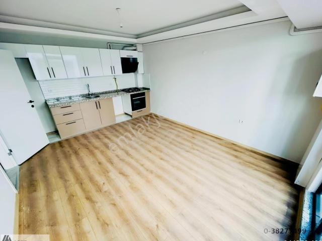 Yeni Mahallede 45 M2 Ve Otoparklı Sıfır 1+1 Daire
