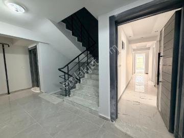 Yeni Mahallede 160 M2 3+1 Satılık Dubleks Daire