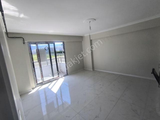 Yeni Mahallede 2+0 Kiralık Geniş Bahçeli, Masrafsız, Oturuma