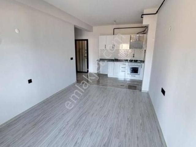 Yeni Mahallede Geniş,balkonlu 1+1 Kiralık Daire