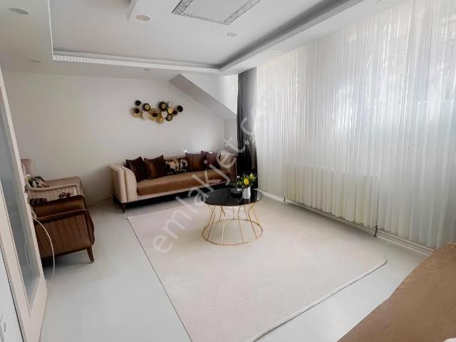 Yeni Mahallede Geniş Ve Kullanışlı 4+1 Ters Dubleks Daire