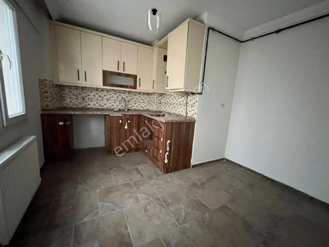 Yeni Mahallesi Satılık Daire 2+1 90m2 5 Katlının 2katı Full Özelikli Kapalı Mutfak Çift Cephe Çift B