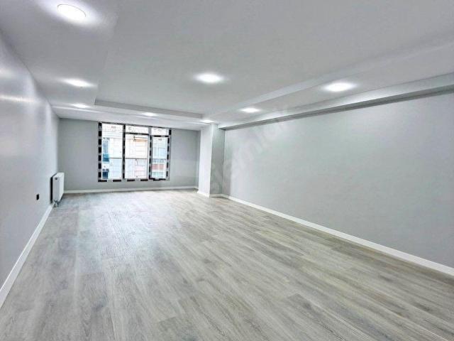 YENİ METRO PROJESİNİN DİBİNDE CADDE ÜSTÜ SATILIK SIFIR 2+1 DAİRE