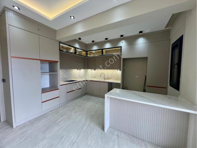 Yenişafakta 3.5+1 195m2 Akıllı Ev Sistemli Satılık Daire