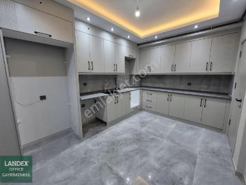 Yenişafakta Ferhatlar Yakını Sıfır 2+1 120 M2 Satılık Daire