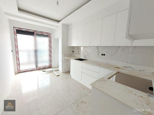 Yenişafak'ta Havuzlu Site İçi 2+1 Arakat Daire