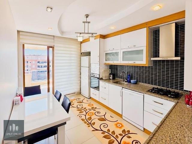 Yeni Şafak'ta Masal Parkı Karşısı Satılık 175 M2 Daire