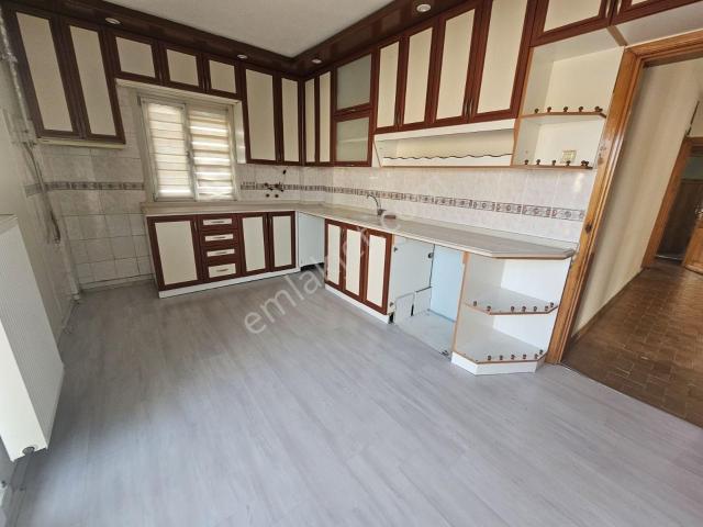 Yenişafak Mahallesinde 3,5+1 190m2 Kiralık Daire