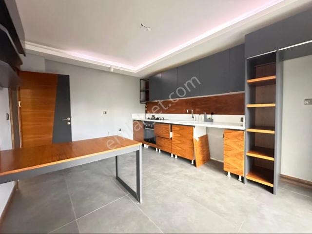 Yeni Bağlıca’da 6+1 Geniş Bahçeli Ve Teraslı Kiralık Villa ticari Kiralamaya Uygun