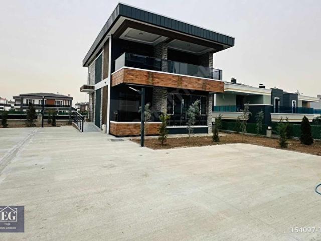 Yeni Bağlıcada 5+1 Lüks Villalar Oturuma Hazır 290m2