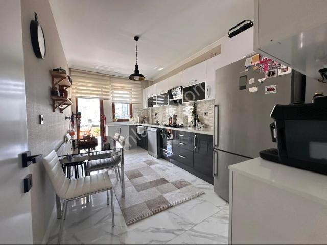 Yeni Bağlıca'da Geniş Balkonlu Ve Bakımlı 4+1 Daire