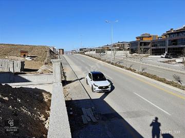 YENİBAĞLICA ÇAMBAYIRI CADDESİ SATILIK ANAHTAR TESLİM VİLLA