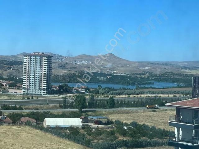 Yeni Bayındır'da Mavigöl Manzaralı Geniş Balkonlu Kiralık Daire