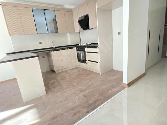 YENİ BİNA ÇİFTLİK KAVŞAĞI 2+1 KAPALI BALKONLU