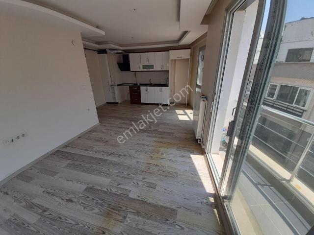 Yeni Binada 2+1 Asansörlü 75 M2 Doğalgazlı Otoparklı Satılık Daire