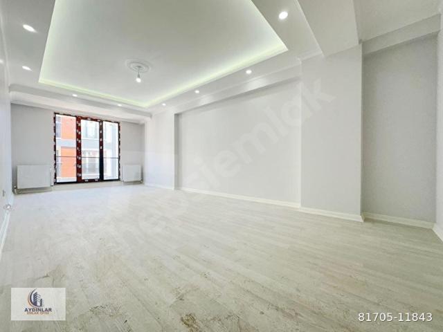 YENİBOSNA MERKEZ CAMİ YAKINI SATILIK SIFIR 2+1 KULLANIŞLI DAİRE