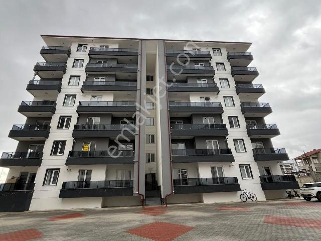 Yeni Deregümünde 3+1 Oturuma Hazır Ara Kat Satılık Daire