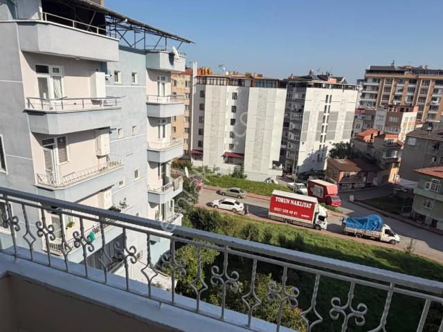 Yeni Dogan Mahallesinde İci Temiz Kiralık Daire