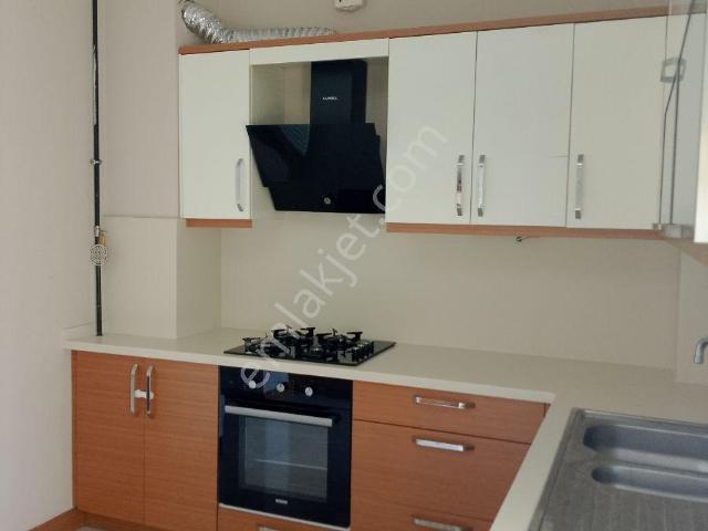 Yeni Evlilerin Eşyalarına Uygun Yeni Sitede Kiralık 3.5 +1 Daire