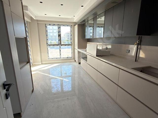 YENİŞEHİR MAH SATILIK SİTE İÇİ HAVUZLU 3+1 DAİRE