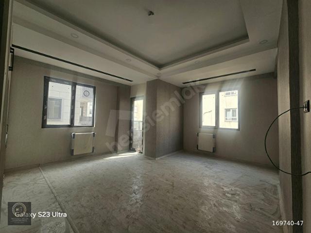 YENİŞEHİR MERKEZİ KONUMDA ACİL SATILIK 1+1