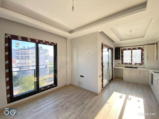 YENİŞEHİR'İN KALBİ, MÜSTAKİL TADINDA, BALKONLU 2+1