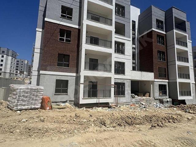 YENİŞEHİRİN YÜZÜ SAZLIBOSNA'DA SATILIK ARAKAT DAİRE FIRSATI