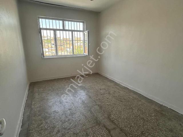 Yenişehir Şehitlikte Fırsat 3+1 Kiralık Daire