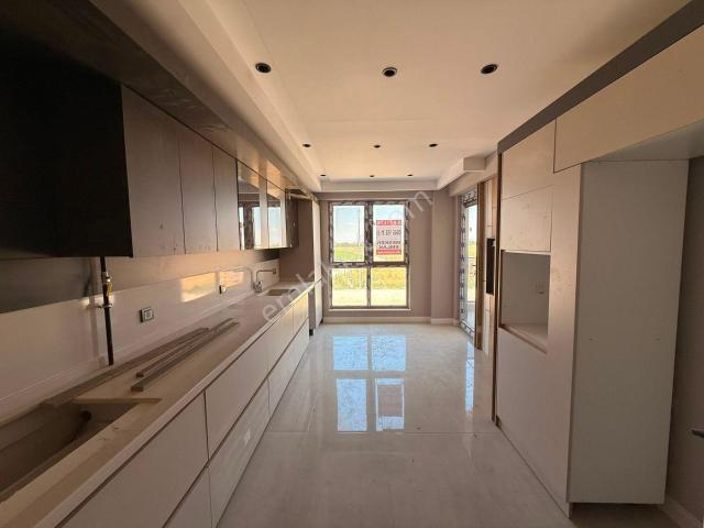 Yenişehir Mah. 3+1 155m² Site İçi Satılık Ultra Lüks Daire