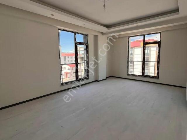 Yenişehir Mahallesinde Satılık 2+1 Daire