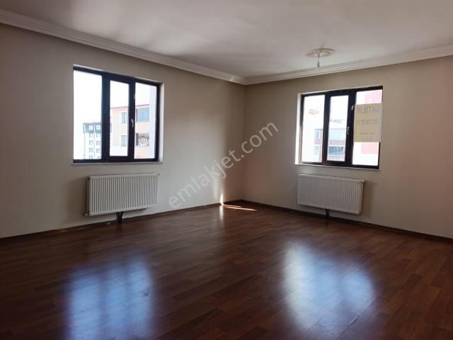 Yenişehir Mahallesi'nde Satılık Site İçerisinde Arakatta 3+1 Daire