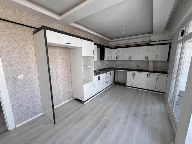 Yenişehir Üçkuyularda Kiralık 3+1 Ara Kat Daire