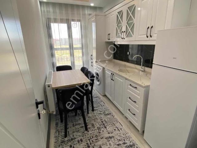 Yenişehirde Otoparklı Ara Kat Kiralık Lüks Eşyalı 1+1 Daire