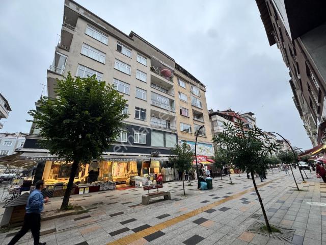 Yeni Fidangöre Cephe Cadde Manzaralı Çok Geniş Ferah 3+1 Daire