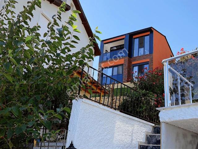 Deniz Manzaralı / Tripleks / Müstakil Bahçeli Villa