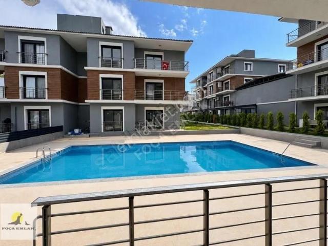 Yeni Foça Da Havuzlu Butik Sitede Kiralık Sıfır 1+1 Daire