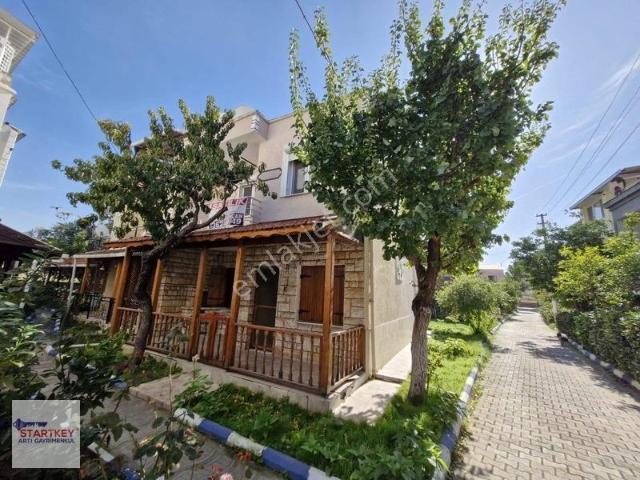 Yeni Foça Kozbeyli Mh Gencelli Satılık 3+1 Köşe Dubleks Villa