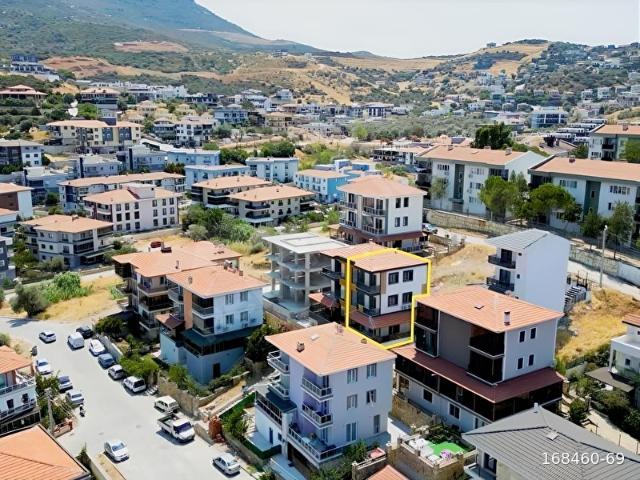 YENİ FOÇADA DENİZ MANZARALI 5+2 SATILIK 4 KATLI VİLLA